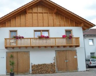 Gasthaus Pension Augenstein - Winzer - Building
