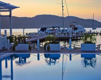 Selimiye Big Poseidon Boutique Hotel & Yacht Club - Selimiye - Pool