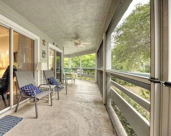 Quiet Beachside Veranda within seconds to the beach pool ~ SV173 - New Smyrna Beach - Balkon