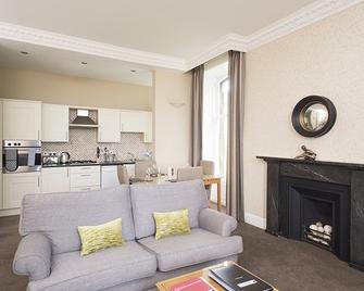 Fountain Court Apartments - Royal Garden - Edimburgo - Cucina