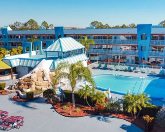 رمادا باي ويندام هوتل آند ووتر بارك - كيسيمي - مبنى