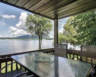 Oberge du Village - Magog - Balcony