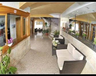 Hostal Carel - El Médano - Lobby