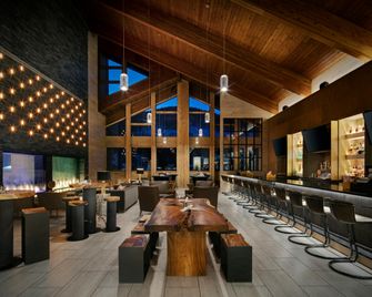 Highline Vail - a DoubleTree by Hilton - Vail - Bar