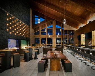 Highline Vail - a DoubleTree by Hilton - Vail - Bar