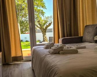 Furnaka Eco Village - Lourinhã - Schlafzimmer