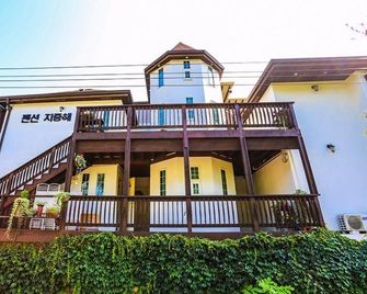 Ganghwado Mediterranean Pension - Ganghwa-gun - Building