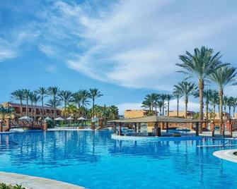 Oceanfront Escape | Snorkel, Swim, Spa Relaxation & Stunning Sea Views - Port el Ghalib - Pool