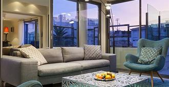 Nehô Suites Cannes Croisette - Cannes - Living room