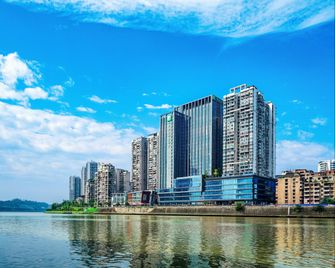 Holiday Inn Neijiang Riverside by IHG - Neijiang - Building