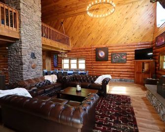 Private Luxury Cabin for Cherry Springs - Game Rm - Coudersport - Sala de estar