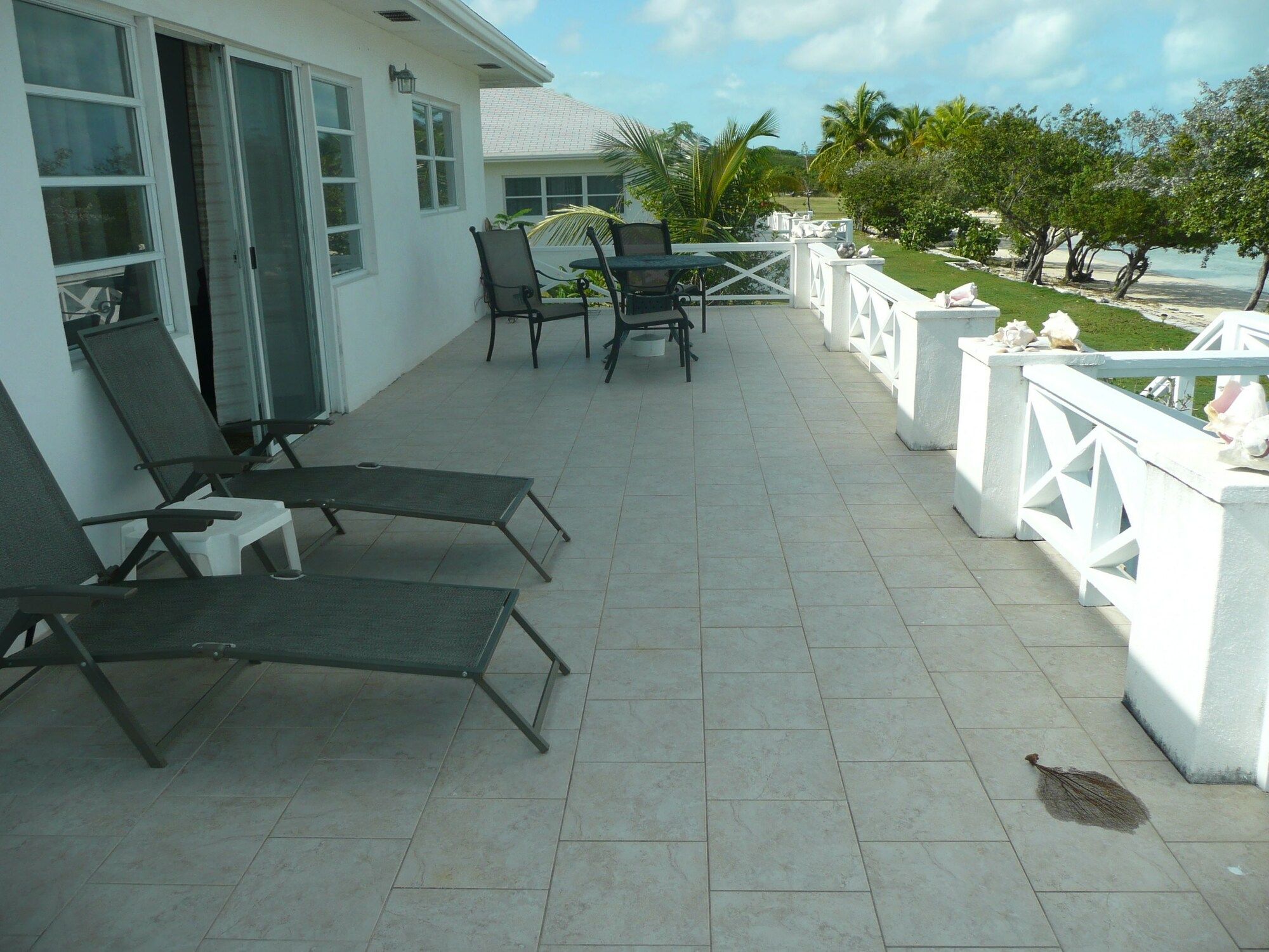 كوتيدج كت فيلاز - جورج تاون (الباهاماس) - شرفة