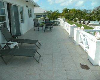 Cottage Cut Villas - Georgetown - Balkon