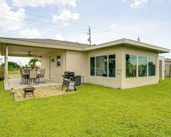 Port Charlotte Home w/ Sunroom, Grill & Fire Pit! - Port Charlotte