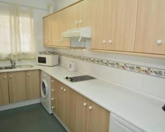 Apartamentos Hc Burriana Playa - Nerja - Kitchen