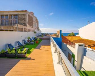 Hostel Azorazul - Pool & Suite - Ponta Delgada - Balcony