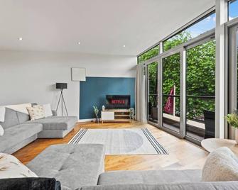 Modern Luxe Living in Lincoln - Flat 3 - Lincoln - Living room