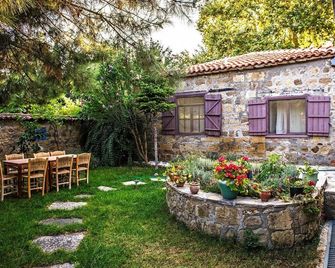 Adatepe Otel - Küçükkuyu - Patio
