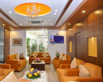 Triguna Clarks Inn - Kurnool - Lobby