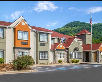 Quality Inn and Suites Maggie Valley - Cherokee Area - Maggie Valley - Rakennus