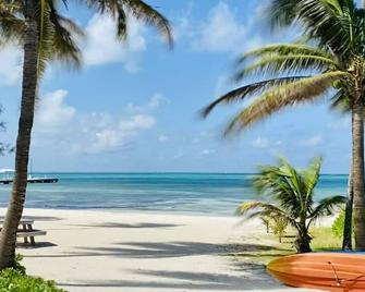 Beach Living at the Retreat - Northside - Strand