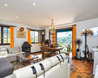 1 bedroom lovely home in Menton - Menton - Sala de estar