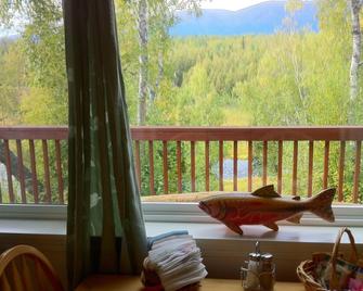 Alaska Creekside Cabins- cabin suite w/ a view! - Wasilla - Balcony