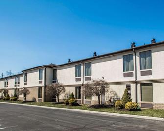 Quality Inn & Suites NJ State Capital Area - Morrisville (Bucks County) - Building