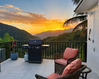 Vista Serena Private Mountain Farmhouse with Heated Pool - Cayey - Balcony