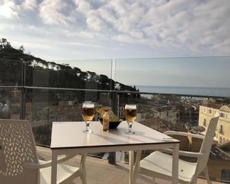 Dynamic Hotels Caldetes Barcelona - Caldes d'Estrac - Балкон