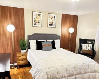 Football Fantasy Slps 6 With 3bds & 2.5bth Near Annarbor, Fordfield, B'ham, Det - Southfield - Bedroom