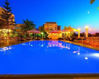 Kyparissia Beach Hotel - Kyparissia - Bazén