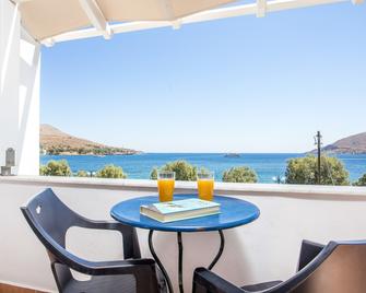 Alinda Hotel - Álinda - Balkon