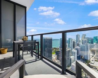 Stayplus Luxury Condo in Downtown Miami - Miami - Balcony