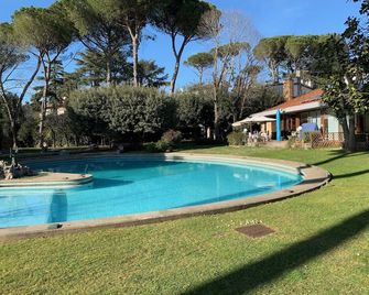 Villa Albina - Roma - Piscina
