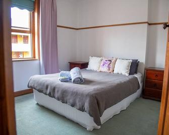 Haven in the Alps 1, Omeo apartment at the door step of the MTB park and skiing. - Omeo