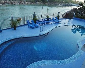 Ganga Beach Resort - רישיקש - בריכה