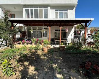 Charming 3-bedroom Villa with WiFi and AC in enchanting Gökçeada - Gökçeada - Building