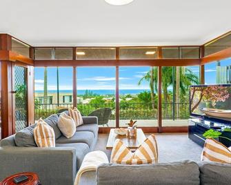 The Lookout - Coffs Harbour - Living room
