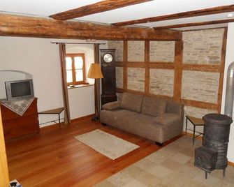 Ferienwohnung - Schernfeld - Wohnzimmer