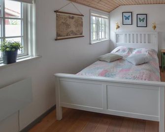 Stunning Home In Nyborg With House Sea View - Nyborg - Camera da letto