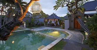 Bali Nyuh Gading Villa - North Kuta
