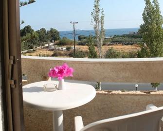 Esperides Hotel - Myrtos - Balcony