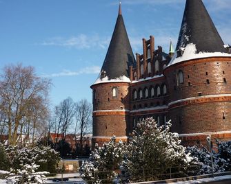 Apartment with garden - Lübeck - Building