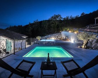 Gorgeous home in Buzet - Buzet - Piscina