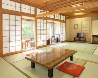 Hotel Okukujikan - Daigo - Sala de estar