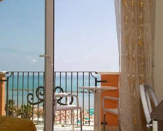 Hotel Cristall - San Benedetto del Tronto - Balkon