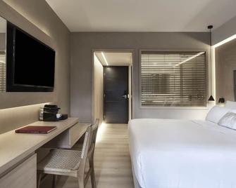 Sea View Hotel - Glyfada - Schlafzimmer