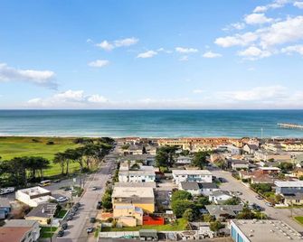 Spacious 5br Coastal Retreat - 8 Beds Beach & Golf - Old - Pacifica - Außenansicht