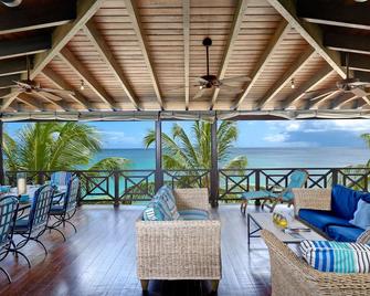 Luxury Stunning 5 Bedroom Beach-House on the Best Beach in Barbados - Bridgetown - Balcon